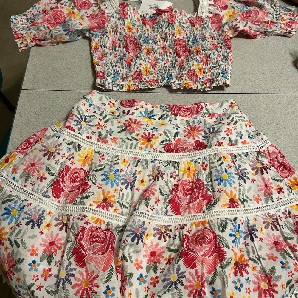 NWT Moodie Floral Smocked 2-Piece Set/Crop Top & Mini Skirt/Large